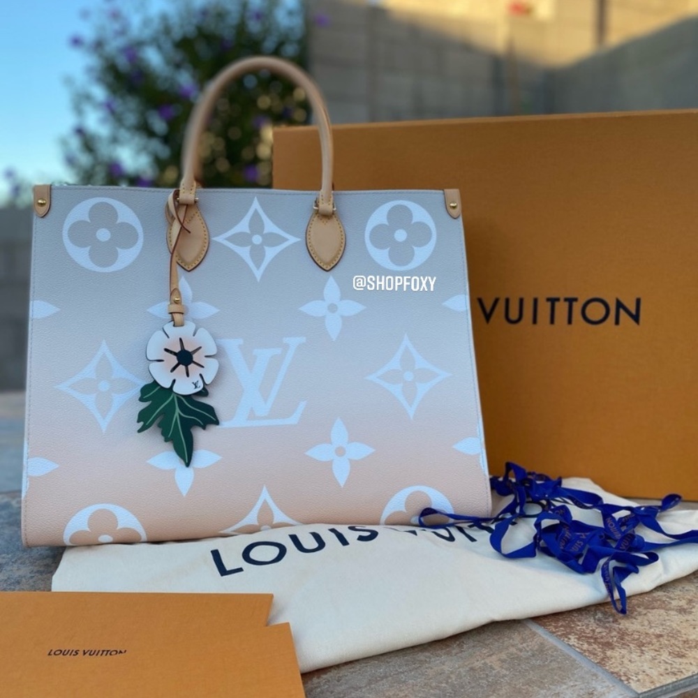 SOLD Louis Vuitton By The Pool Onthego GM Giant Monogram Tote - Picture 1 of 16